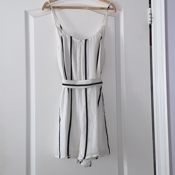 Evie Black and White stripped Romper size S - Picture 2 of 6